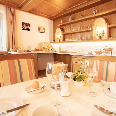 בית הארחה Haus Montjola 3*