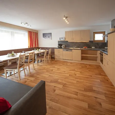 Haus Montjola בית הארחה 3*