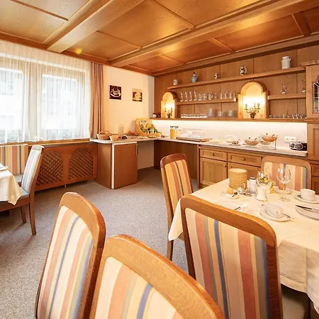Haus Montjola 3* Sölden
