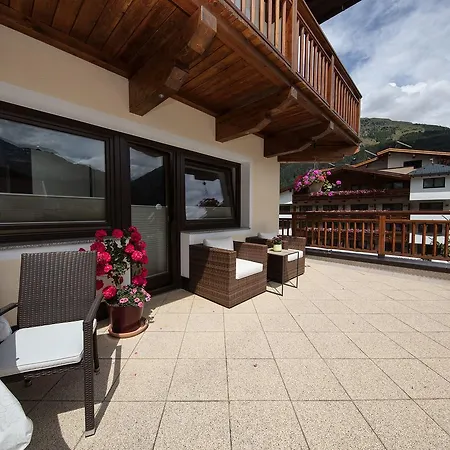 Haus Montjola Pensjonat Sölden