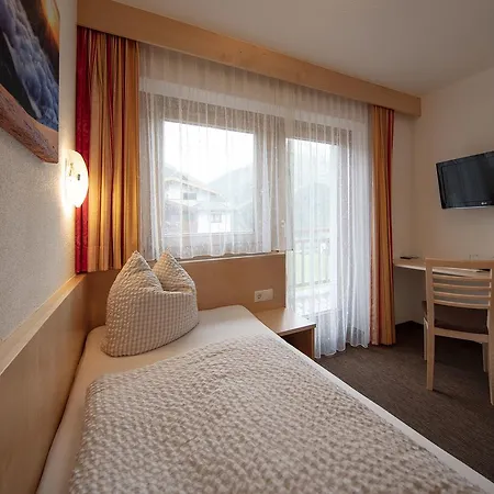 Haus Montjola Guest house 4*