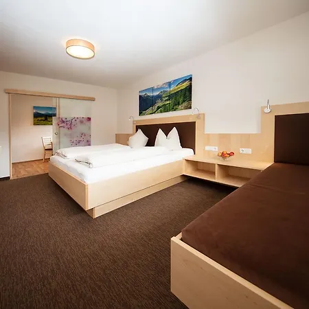 Haus Montjola Pensjonat 3*