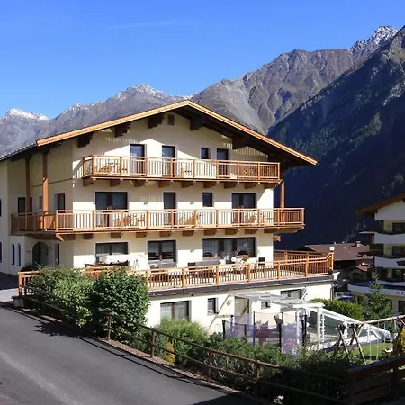 Haus Montjola Konukevi Sölden